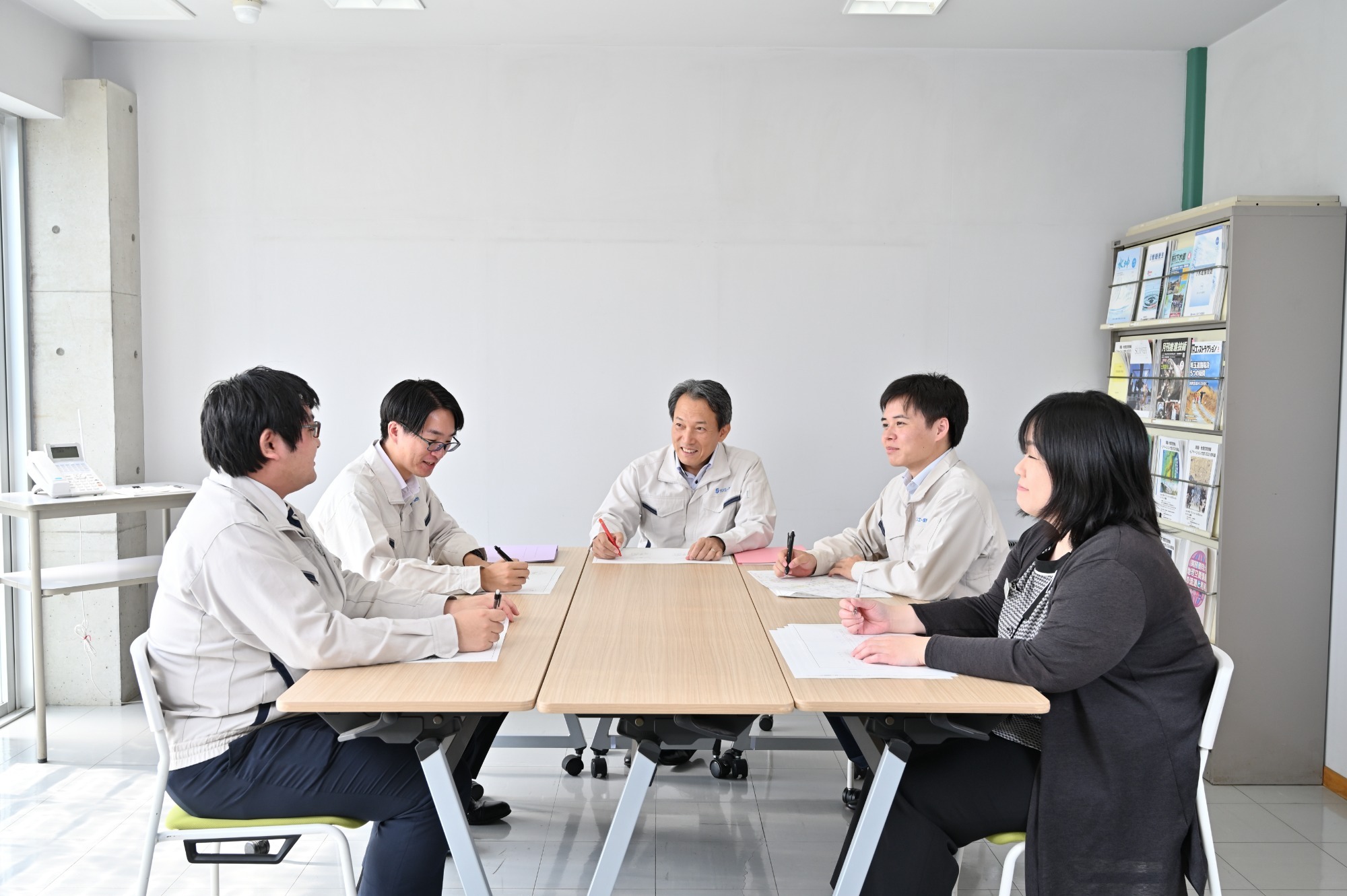 写真：会議風景